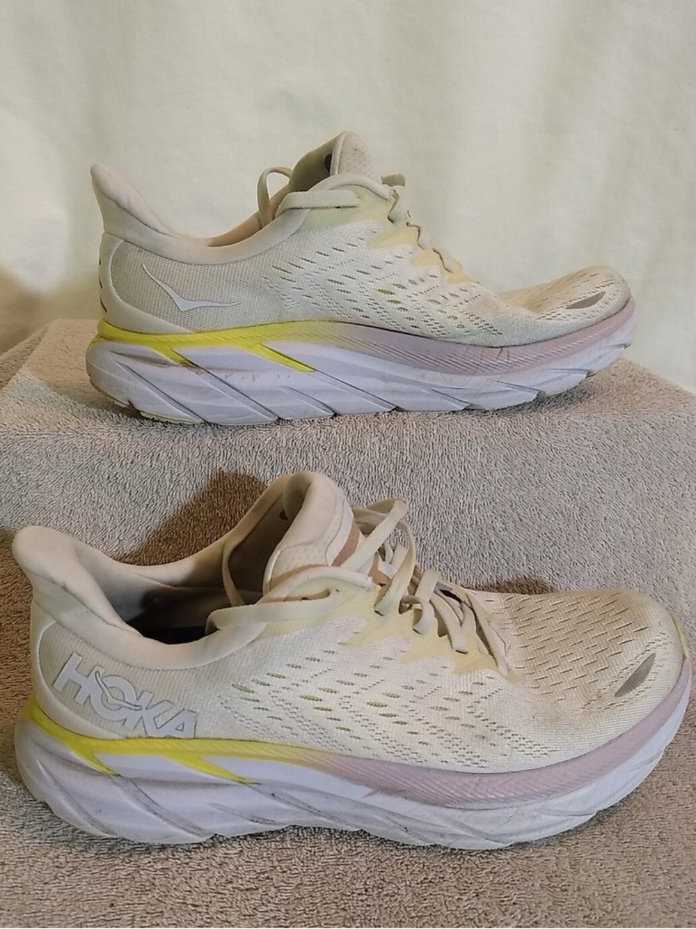Hoka Clifton 8 Women's Sneakers